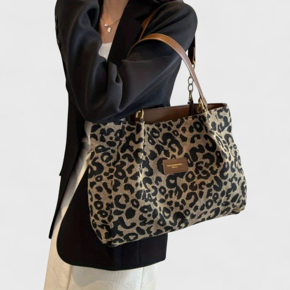 Elvelia | Alizée™ Leopardväska