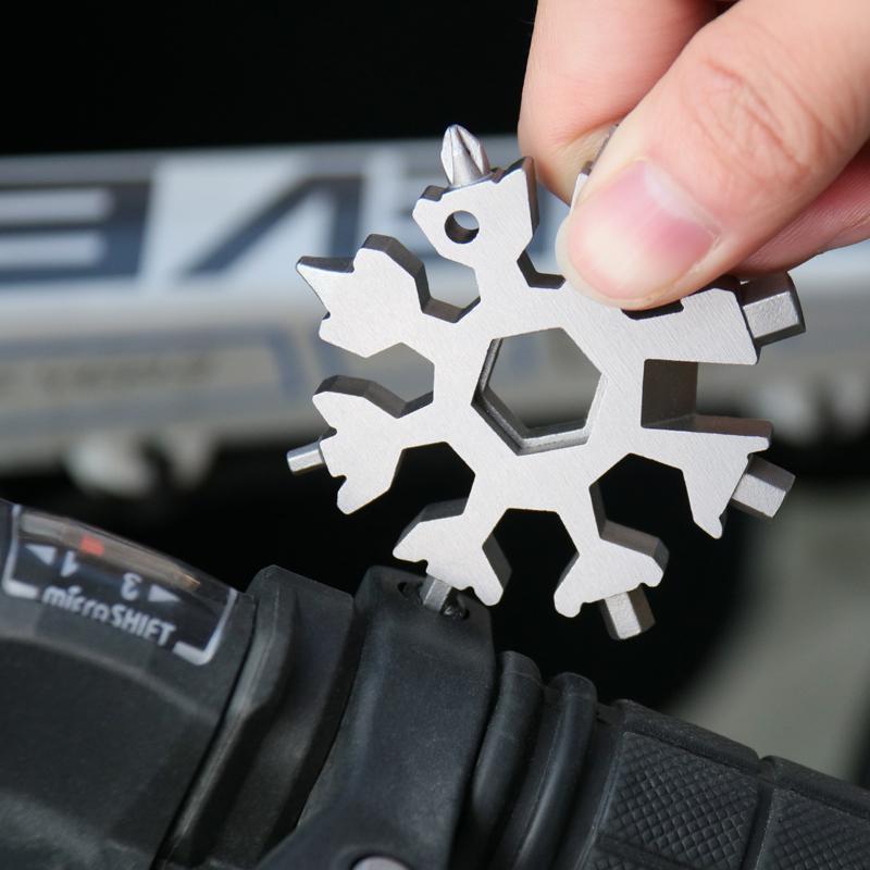 18-in-1 roestvrijstalen sneeuwvlokken multitool